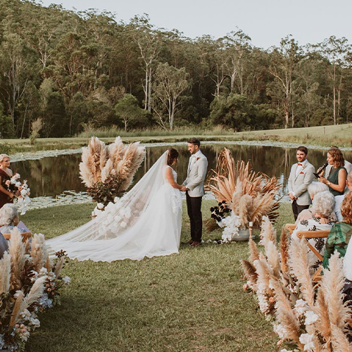 affordable gold coast hinterland wedding venue for couples